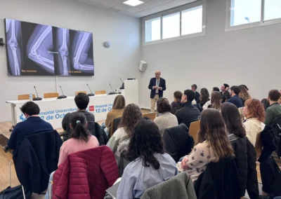 Explicaciones del Doctor David Cecilia en el curso