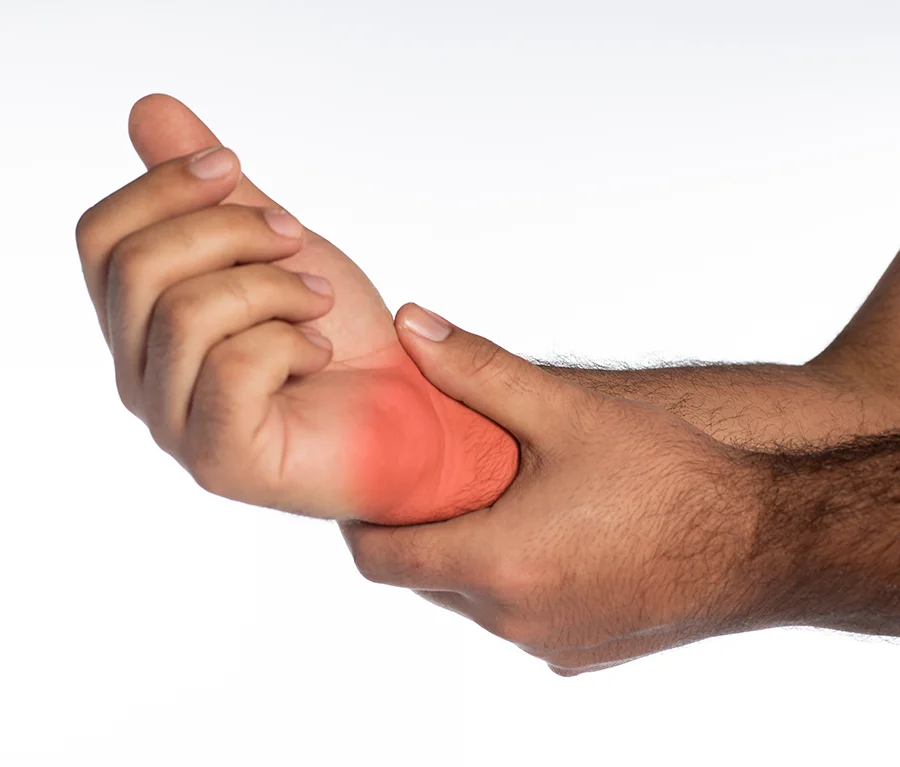 Manos con dolor en una muñeca